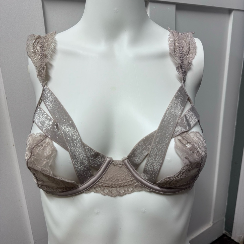 La Senza cream lingerie lace bra size M